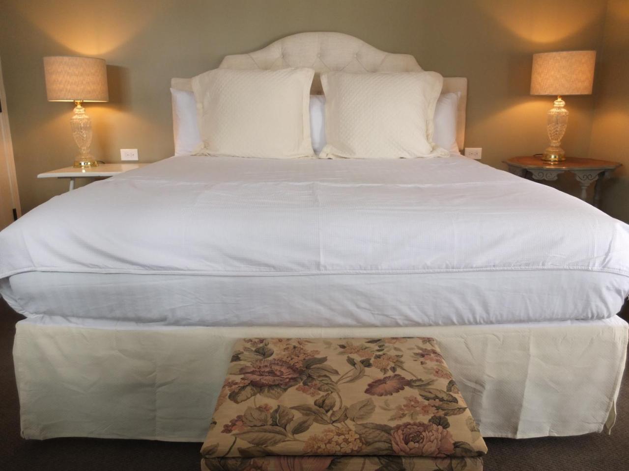 The English Inn Eaton Rapids Εξωτερικό φωτογραφία